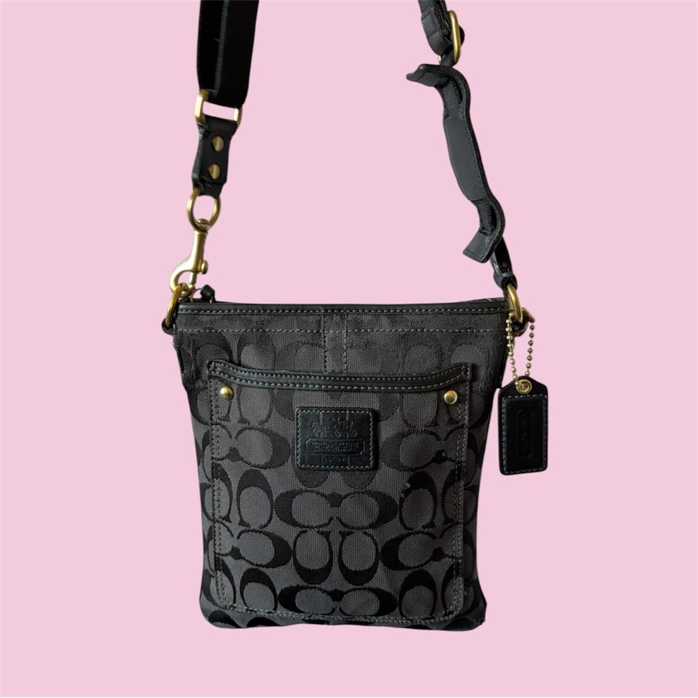 Coach Signature Swingpack Crossbody bag